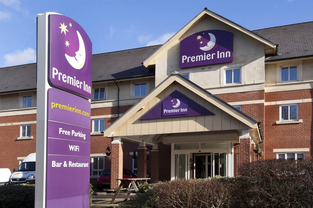 Premier Inn Gatwick Crawley Town West Exterior foto